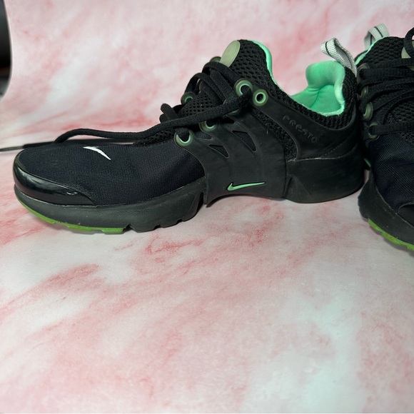 NIKE Presto Sneakers Green Glow Shoes US 4Y UNISEX - Picture 4 of 13